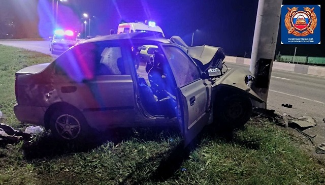 Роковое столкновение со столбом унесло жизнь 23-летнего автомобилиста в Татарстане
