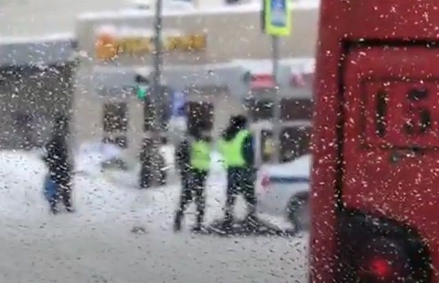 СМИ: В Казани экипаж ДПС сбил женщину на «зебре»