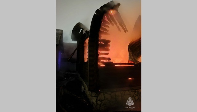 Спасенным из горящего дома женщине с подростком в Казани потребовалась госпитализация