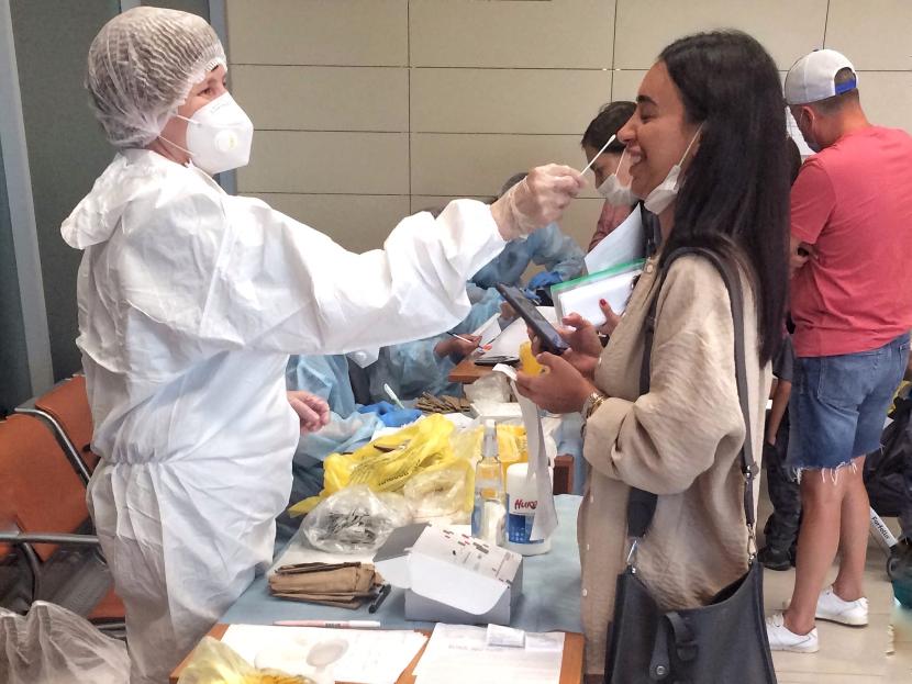 Тесты на COVID после зарубежных поездок не сдали около 300 жителей Татарстана