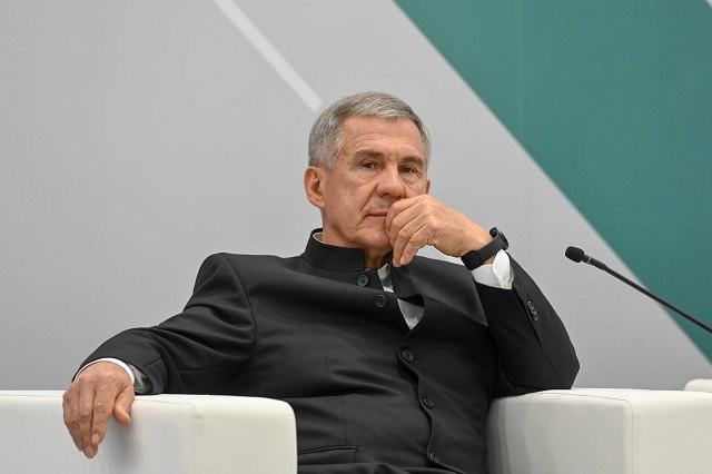 Минниханов присвоил двум заводам Татарстана звание «Предприятие трудовой доблести»