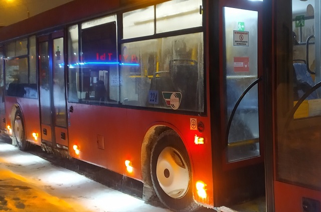 Прокуратура Казани проверяет информацию о высадке школьника из автобуса в мороз