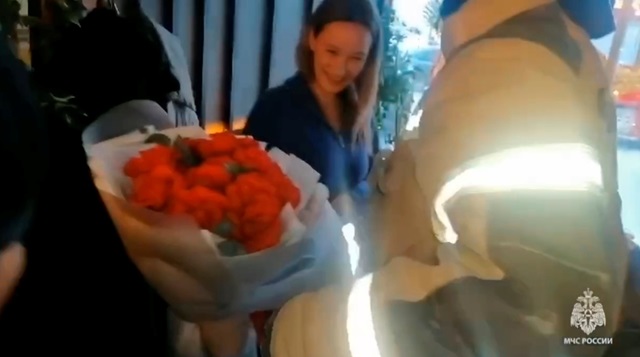В Татарстане огнеборец креативно сделал предложение возлюбленной - видео