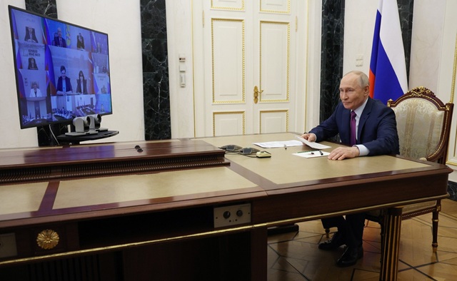 «Никто кроме нас»: Путин поставил в один ряд культурную миссию Безрукова и подвиг десантников в зоне СВО
