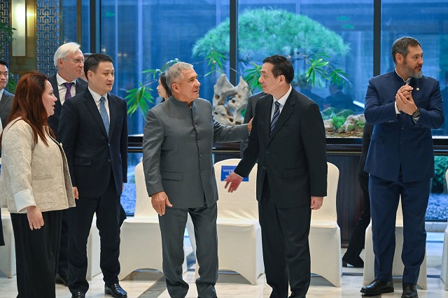 Татарстан Рәисе Рөстәм Миңнеханов эш сәфәре белән Кытайга килде