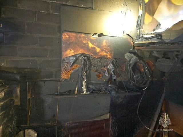 Двое мужчин погибли на пожаре в гараже в Елабуге: что известно