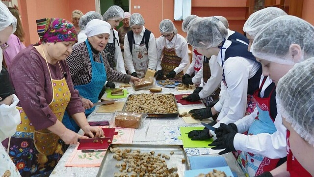 Семиклассники в Нижнекамске приняли участие в акции в поддержку бойцов СВО