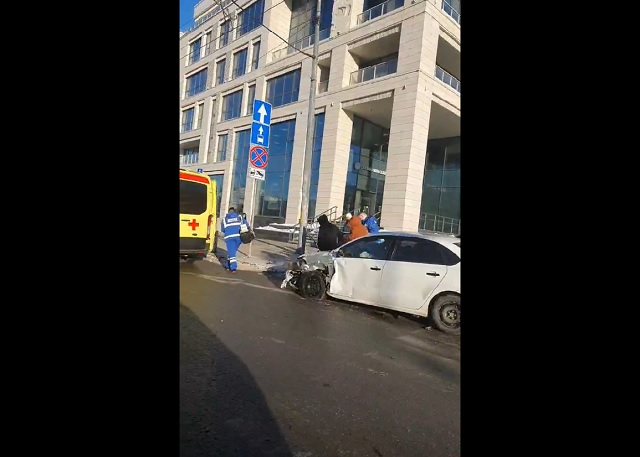 Мужчина и ребенок пострадали в массовом ДТП в центре Казани