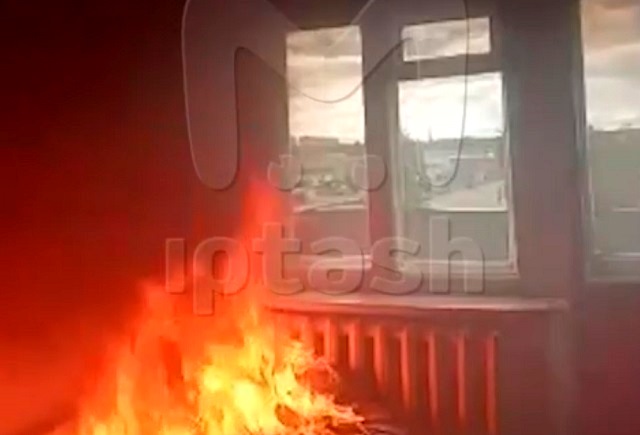 В Татарстане девушка подожгла квартиру, снимая контент для соцсетей - видео