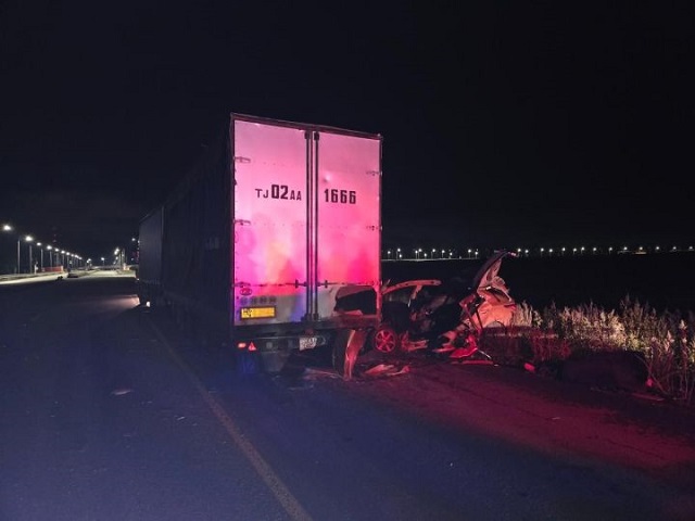 Врезался в грузовик на обочине: 30-летний водитель погиб в ДТП под Набережными Челнами