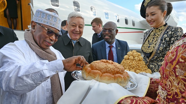 Генсек ОИС Хусейн Ибрахим Таха прибыл в Казань по приглашению Минниханова