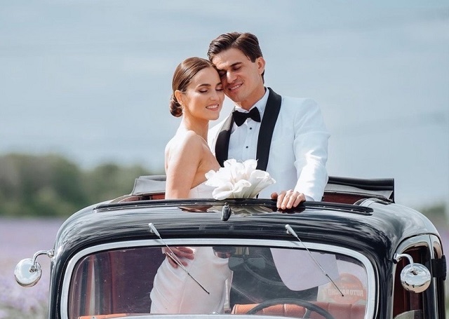 Супруга Ришата Тухватуллина опубликовала шикарные свадебные снимки