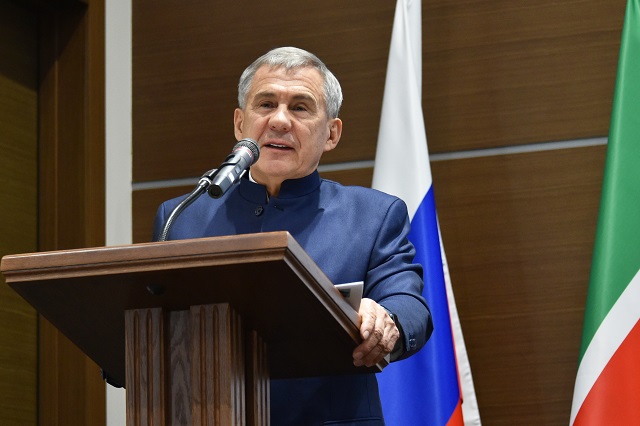 Рустам Минниханов поздравил работников культуры с профессиональным праздником