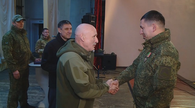 Минниханов показал видео награждения бойцов СВО медалями «За заслуги перед РТ»
