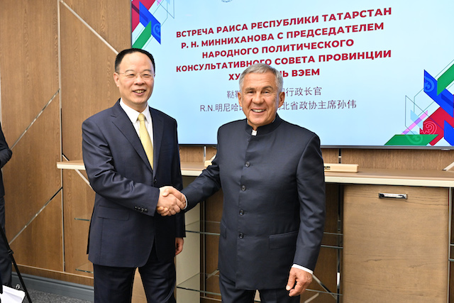 Минниханов предложил активизировать сотрудничество с китайской провинцией Хубэй