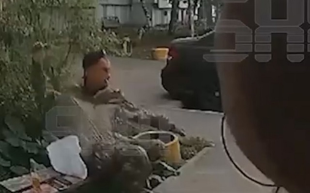 Одетый в военную форму житель Казани «по приколу» взорвал шумовую гранату рядом с детьми