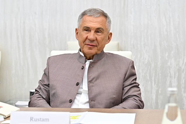 Рустам Минниханов награжден медалью «За заслуги перед уммой Донбасса»