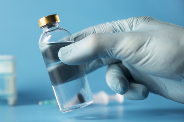 Минздрав России разрешил клинические испытания нового препарата против ботулизма