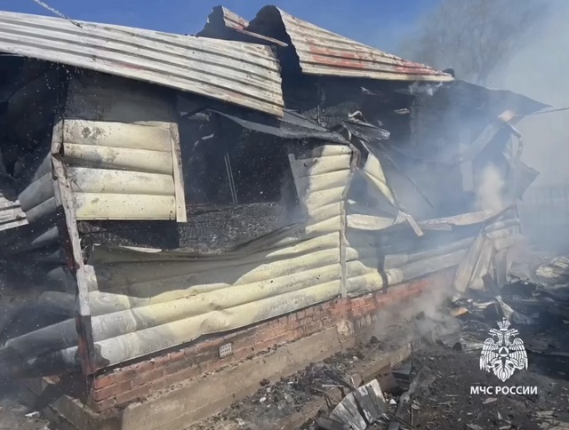 Пожар в Дрожжановском районе: погиб 85-летний мужчина, дом выгорел на 180 «квадратах»