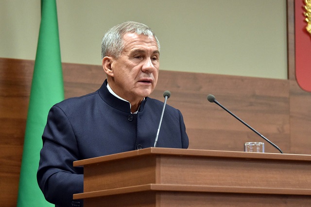 Минниханов призвал наказывать коррупционеров по всей строгости закона