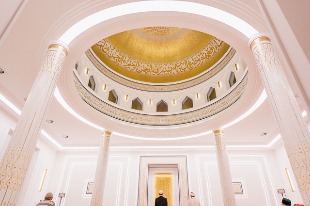 Жителям Татарстана напомнили, что запрещено делать на фотосессии во время никаха