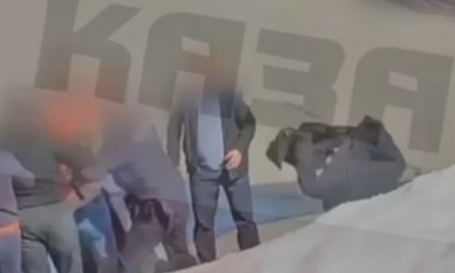 В Казани арестовали троих нелегальных таксистов, напавших на полицейских в аэропорту