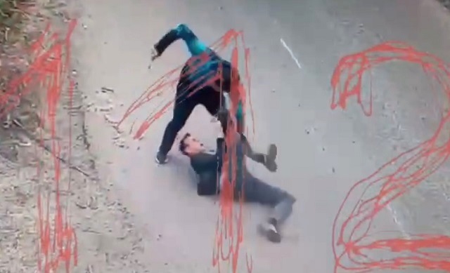 Хладнокровное убийство мужчины на глазах у прохожих попало на видео в Подмосковье 