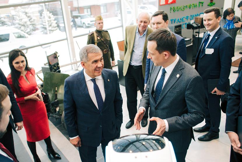 К концу 2024 года в Татарстане все госуслуги переведут в цифровой вид