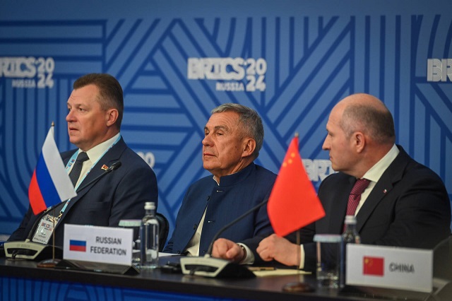 Минниханов принял участие в открытии совещания глав чрезвычайных ведомств стран БРИКС