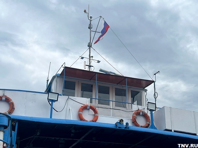 Паром Аракчино — Верхний Услон открыл навигацию: цены на авто выросли на 50 рублей