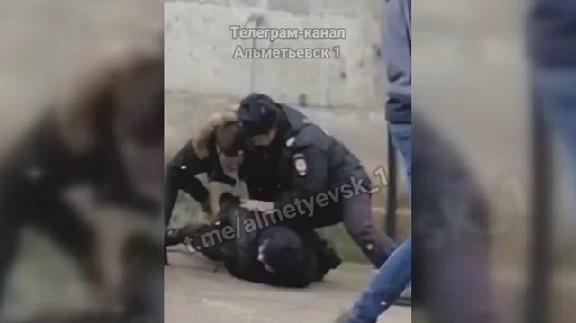 В МВД объяснили жесткое задержание мужчины в Альметьевске – видео