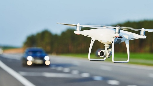 Гарипов: в РТ нарушителей ПДД могут выявлять с помощью проводных беспилотников