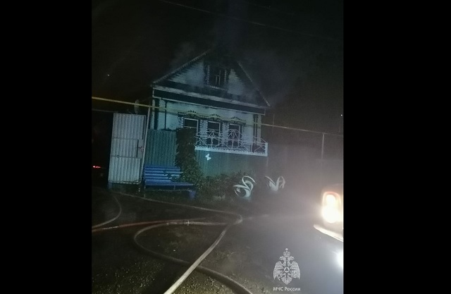 Профлист на ветер. Деревня ташчишма в атнинском районе. Крышу снесло с профлиста. Атнинский. В атнинском районе упал.