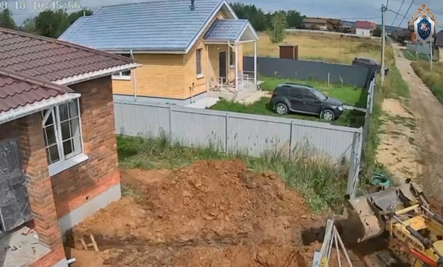 В Татарстане на видео попало, как тракторист заживо закопал мужчину