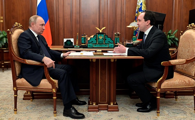 Путин отметил важность социальных проектов при поддержке Фонда президентских грантов