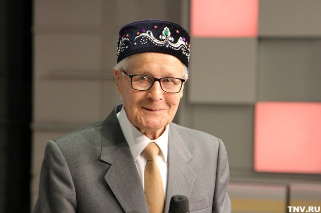 ТНВ хезмәткәрләре Рөстәм Нәбиуллинны юбилее белән котлады - фото