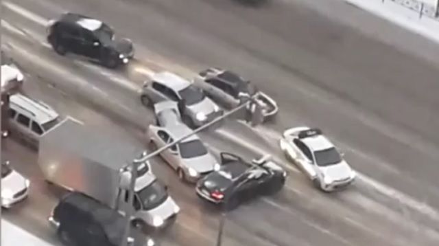 Массовое ДТП спровоцировало затор на одной из центральных улиц Казани