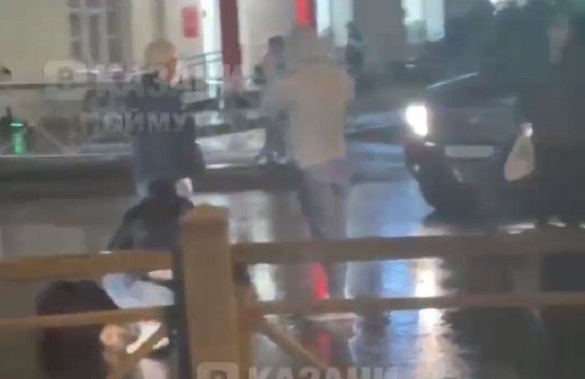 14-летняя школьница попала под колеса внедорожника на улице Гагарина в Казани