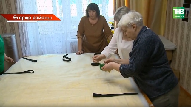 Әгерҗенең хатын-кыз волонтерлары гуманитар ярдәм әзерли