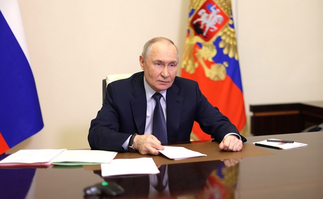 Путин: Россия должна жестко отстаивать историческую правду о событиях Второй мировой войны