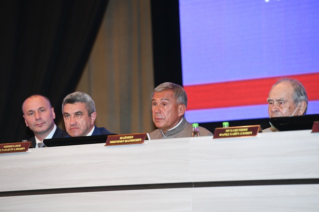 Минниханов высказался о трагедии, произошедшей в казанской гимназии №175