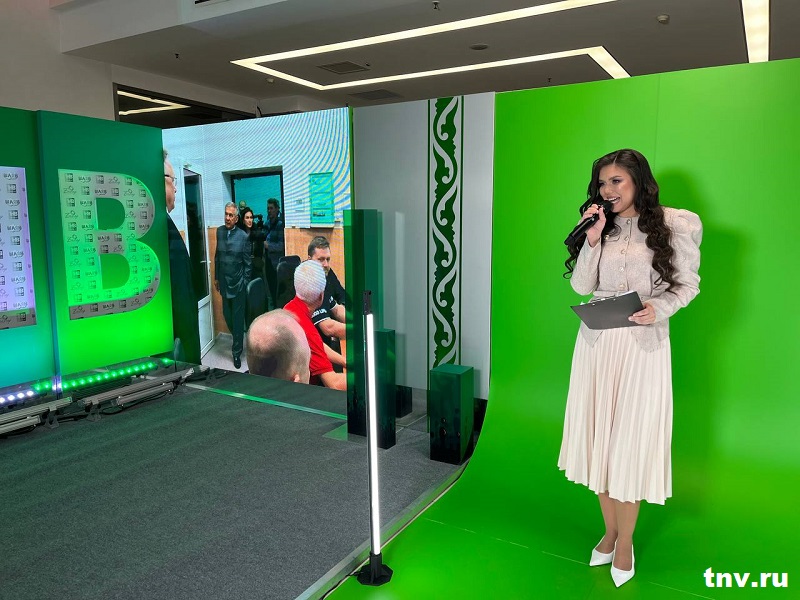 ТНВ каналы "Татмедиа" киңәйтелгән утырышы алдыннан оештырылган күргәзмәдә катнашты