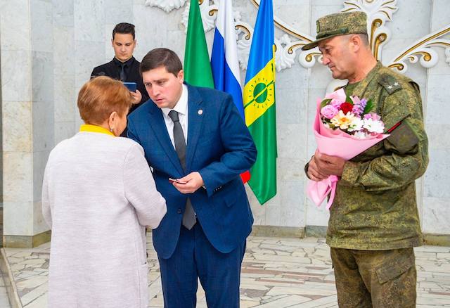 Матерям и вдовам героев СВО из Нижнекамска вручили госнаграды