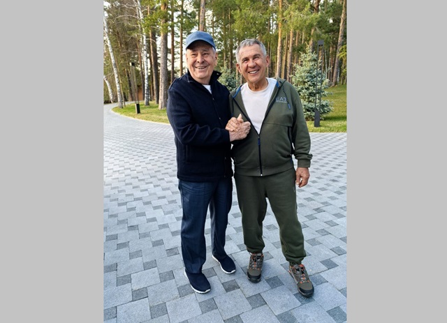 Минниханов опубликовал фото «со старшим»