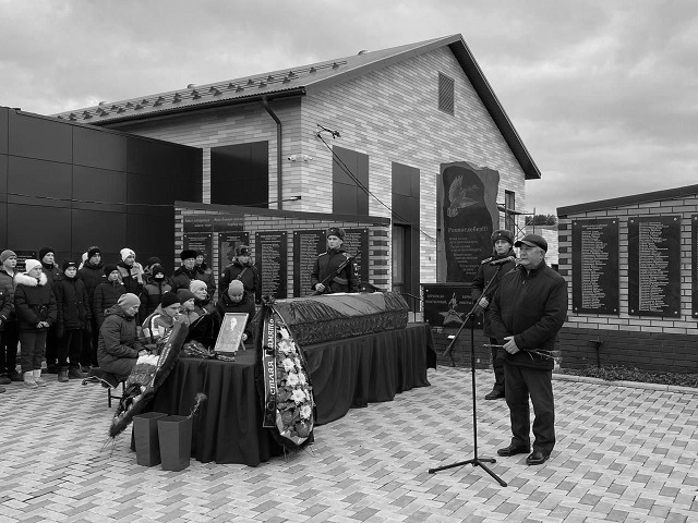 Татарстанда СВО хәрбие Илнар Мостафин белән хушлаштылар