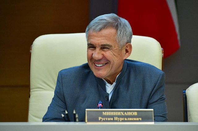 Минниханов поздравил жителей Татарстана с Сабантуем