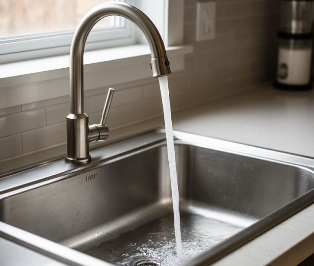 Стала известна причина отключения воды в Авиастроительном районе Казани