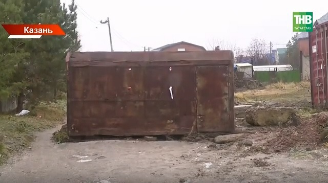 Препятствие на улице Мира уберут: жители Верхней Константиновки снова смогут ходить безопасно после репортажа ТНВ