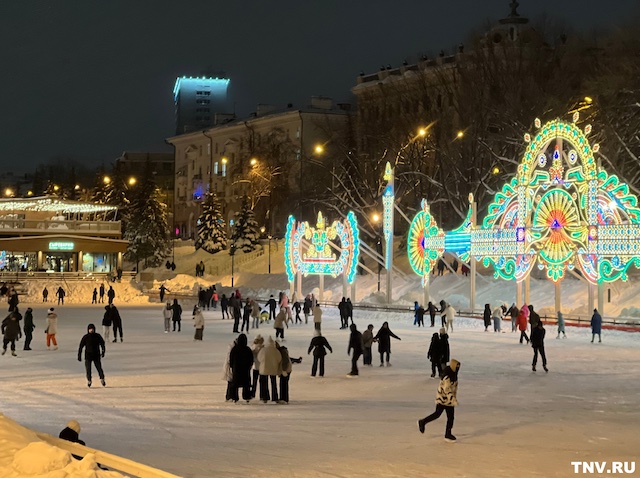 В парке «Черное озеро» в Казани вновь заработал каток