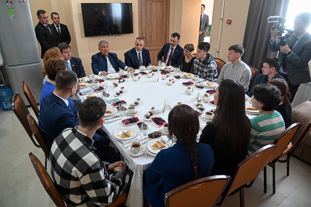 Раис Татарстана посетил центр социальной адаптации «БлагоДарю» в Казани